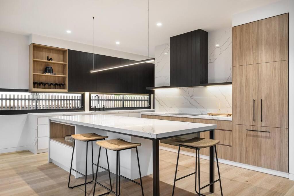 Kirks On Park - Brand New Luxury Home, Great Location Сорренто Екстер'єр фото