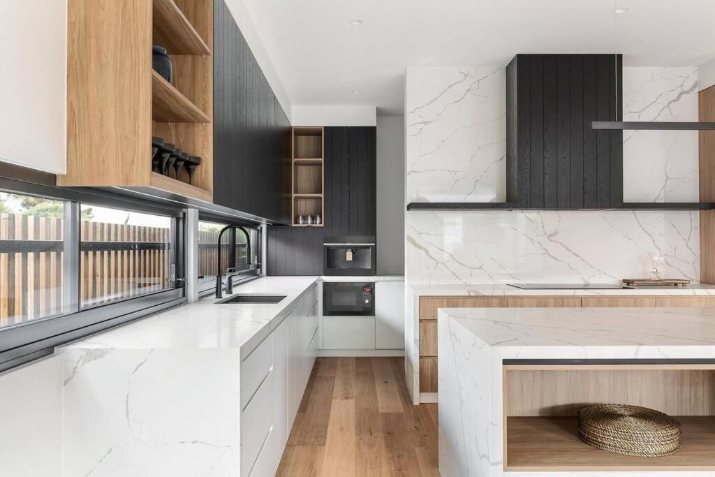 Kirks On Park - Brand New Luxury Home, Great Location Сорренто Екстер'єр фото