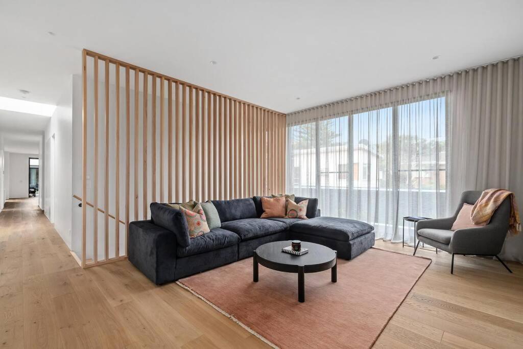 Kirks On Park - Brand New Luxury Home, Great Location Сорренто Екстер'єр фото